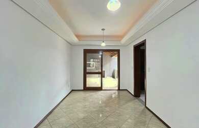 Imagem 8: Casa em Hípica. Churrasqueira, Varanda, Lareirae2 Vagas na garagem