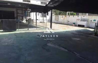 Imagem: O depósito possui 5 Vagas na garagem, 651m² de Área e está