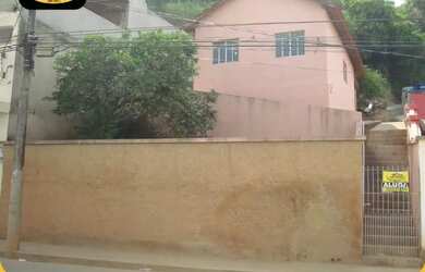 Imagem: A casa possui 2 Dormitórios, 1 Banheiro e está localizado