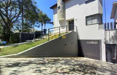 Imagem: A casa em condomínio possui 3 Dormitórios, 3 Banheiros, 4