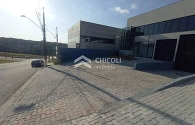 Imagem: O depósito possui 5 Vagas na garagem, 750m² de Área, Imóvel