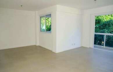 Imagem: O apartamento possui 3 Dormitórios, 1 Banheiro, 1 Vaga na garagem