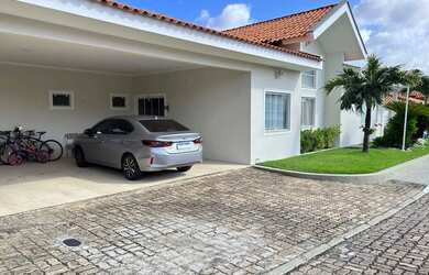 Imagem: A casa em condomínio possui 4 Dormitórios, 4 Banheiros, 3