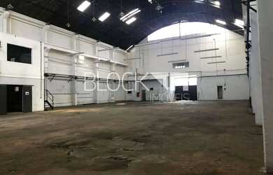 Imagem: O depósito possui 1.200m² de Área e está localizado em