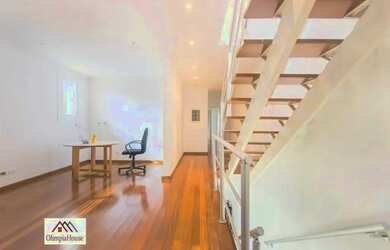 Imagem: A casa possui 4 Dormitórios, 5 Banheiros, 2 Vagas na garagem