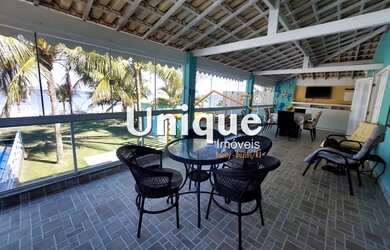 Imagem: A casa possui 4 Dormitórios, 5 Banheiros, 2 Vagas na garagem