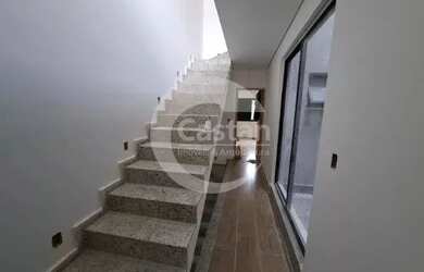 Imagem: A casa possui 2 Dormitórios, 4 Banheiros, 2 Vagas na garagem