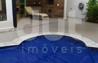 Imagem: A casa em condomínio possui 3 Dormitórios, 4 Banheiros, 4