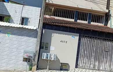 Imagem: A casa possui 1 Dormitório, 1 Banheiro, 1 Vaga na garagem e