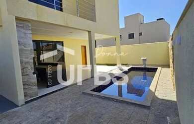 Imagem: A casa em condomínio possui 4 Dormitórios, 5 Banheiros, 4