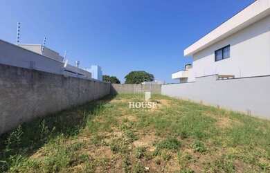 Imagem: O terreno possui 300m² de Área e está localizado em Mogi