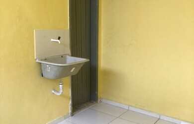 Imagem: A casa possui 1 Dormitório, 1 Banheiro e 30m² de Área e está