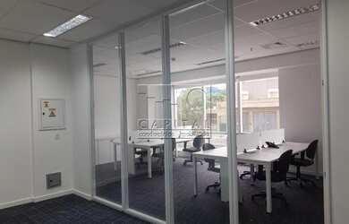 Imagem: O depósito possui 5 Vagas na garagem e 180m² de Área e está