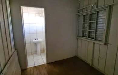 Imagem: A casa possui 2 Dormitórios, 1 Banheiro, 60m² de Área e