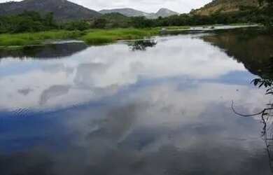 Imagem 8: Fazenda com rio em Iaçu-BA