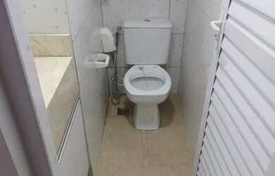 Imagem: A casa em condomínio possui 2 Dormitórios, 2 Banheiros, 1