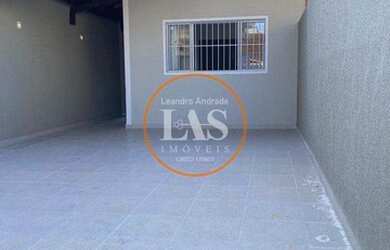 Imagem: A casa possui 2 Dormitórios, 2 Banheiros, 3 Vagas na garagem