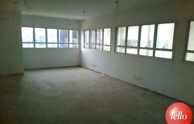 Imagem: O depósito possui 1 Vaga na garagem, 48m² de Área e está