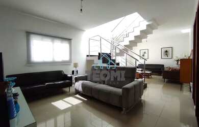 Imagem: A casa em condomínio possui 4 Dormitórios, 5 Banheiros, 4