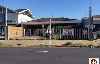 Imagem: O depósito possui 5 Vagas na garagem, 333m² de Área e está