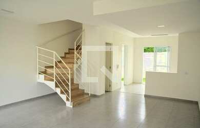 Imagem: A casa em condomínio possui 3 Dormitórios, 3 Banheiros, 2