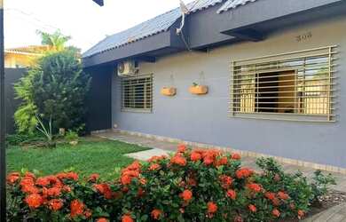 Imagem: A casa possui 3 Dormitórios, 3 Banheiros, 98m² de Área e