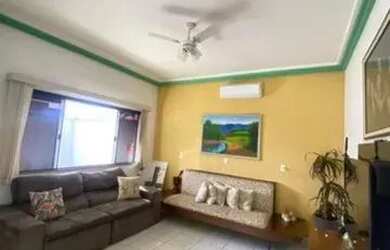 Imagem: A casa possui 3 Dormitórios, 1 Banheiro, 1 Vaga na garagem