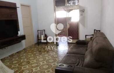 Imagem: A casa possui 3 Dormitórios, 2 Banheiros, 1 Vaga na garagem