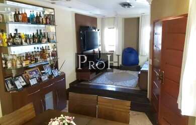 Imagem: A casa possui 3 Dormitórios, 3 Banheiros, 5 Vagas na garagem