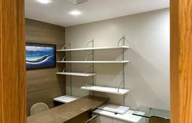 Imagem: A casa possui 1 Dormitório, 1 Banheiro, 1 Vaga na garagem