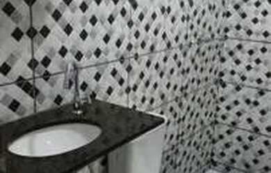 Imagem: A casa possui 2 Dormitórios, 1 Banheiro, 1 Vaga na garagem