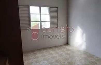 Imagem: A casa possui 3 Dormitórios, 4 Banheiros, 1 Vaga na garagem