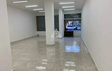 Imagem: O depósito possui 565m² de Área e está localizado em Catete