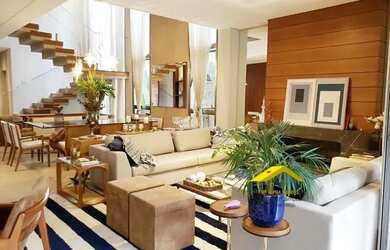 Imagem: A casa em condomínio possui 5 Dormitórios, 5 Banheiros, 5