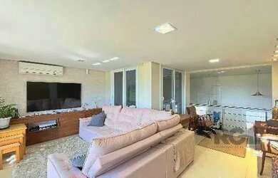 Imagem 7: Casa em Porto Alegre, no bairro Hípica, com 3 dormitório s , e 3 banheiros,...