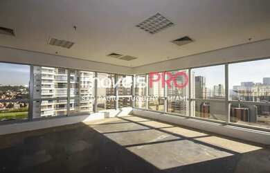 Imagem: O depósito possui 5 Vagas na garagem, 835m² de Área e está