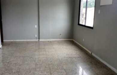 Imagem: O depósito possui 1 Vaga na garagem, 48m² de Área e está