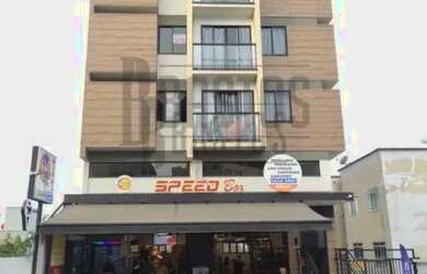 Imagem: O apartamento possui 1 Dormitório, 1 Banheiro, 1 Vaga na garagem