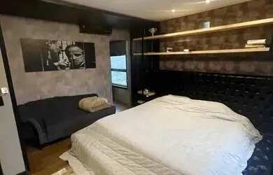 Imagem: O apartamento possui 1 Dormitório, 1 Banheiro, 1 Vaga na garagem