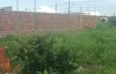 Imagem: O terreno possui 220m² de Área e está localizado em Bady