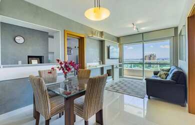 Imagem: O apartamento possui 1 Dormitório, 1 Banheiro, 1 Vaga na garagem