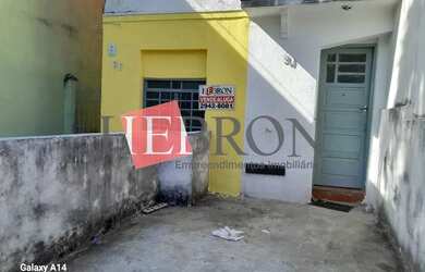 Imagem: A casa possui 2 Dormitórios, 2 Banheiros, 2 Vagas na garagem