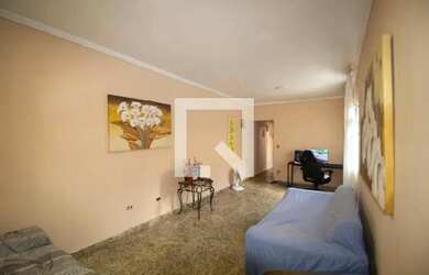 Imagem: A casa possui 4 Dormitórios, 5 Banheiros, 2 Vagas na garagem