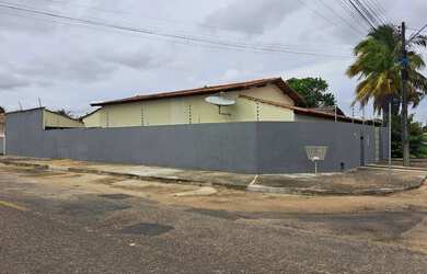 Imagem 2: Alugo Casa de esquina com piscina no Bairro dos Estados