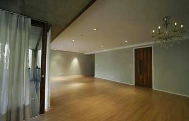 Imagem: O apartamento possui 4 Dormitórios, 3 Banheiros, 2 Vagas na