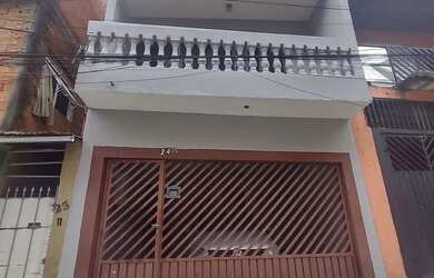 Imagem: A casa possui 3 Dormitórios, 3 Banheiros, 1 Vaga na garagem