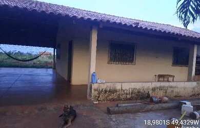 Imagem: A casa possui 2 Dormitórios, 1 Banheiro, 821m² de Área e