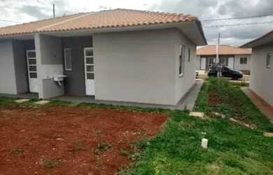 Imagem: A casa possui 2 Dormitórios, 1 Banheiro, 3 Vagas na garagem