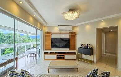 Imagem: O apartamento possui 4 Dormitórios, 1 Banheiro, 2 Vagas na