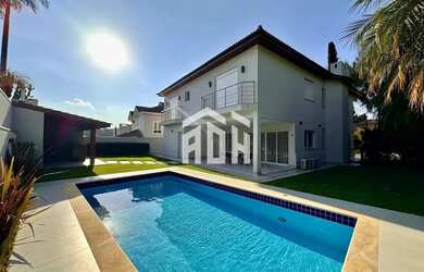 Imagem: A casa para alugar possui 4 Dormitórios, 5 Banheiros e 382m²